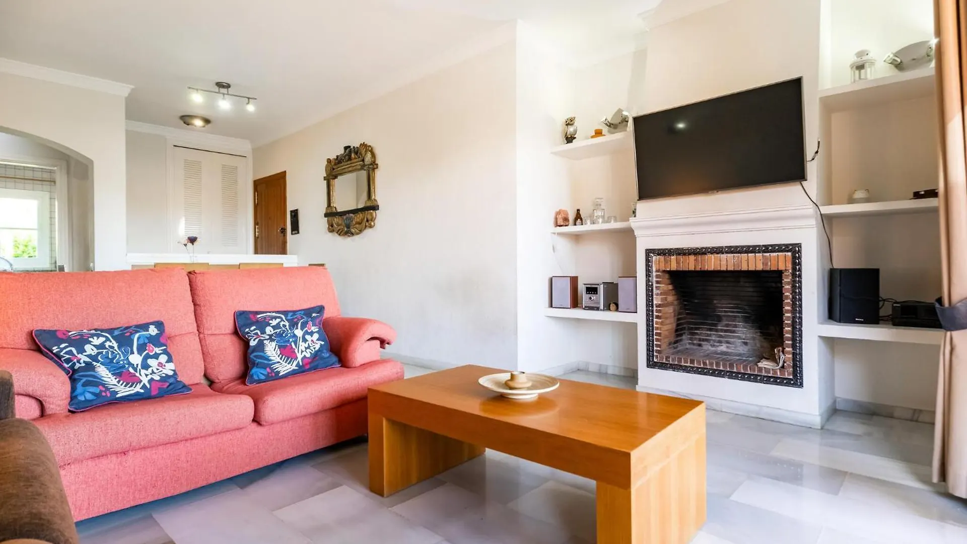 Nice Apartment In Mijas With Kitchen